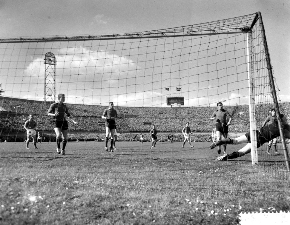 Holland tegen Belgie 2-2 in het Olympisch stadion te Amsterdam, spelmoment voor , Bestanddeelnr 910-3097