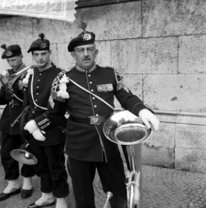 Hollandse week in Munchen. Hoornblazers marcheren door de stad Munchen, Bestanddeelnr 912-5232