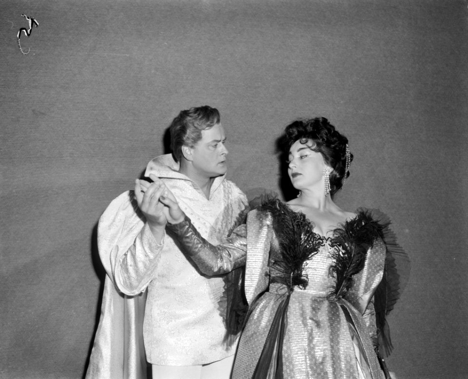Holland Festival 1963 De opera Rusalka van Dvorak opgevoerd in Stadsschouwbu, Bestanddeelnr 915-2833