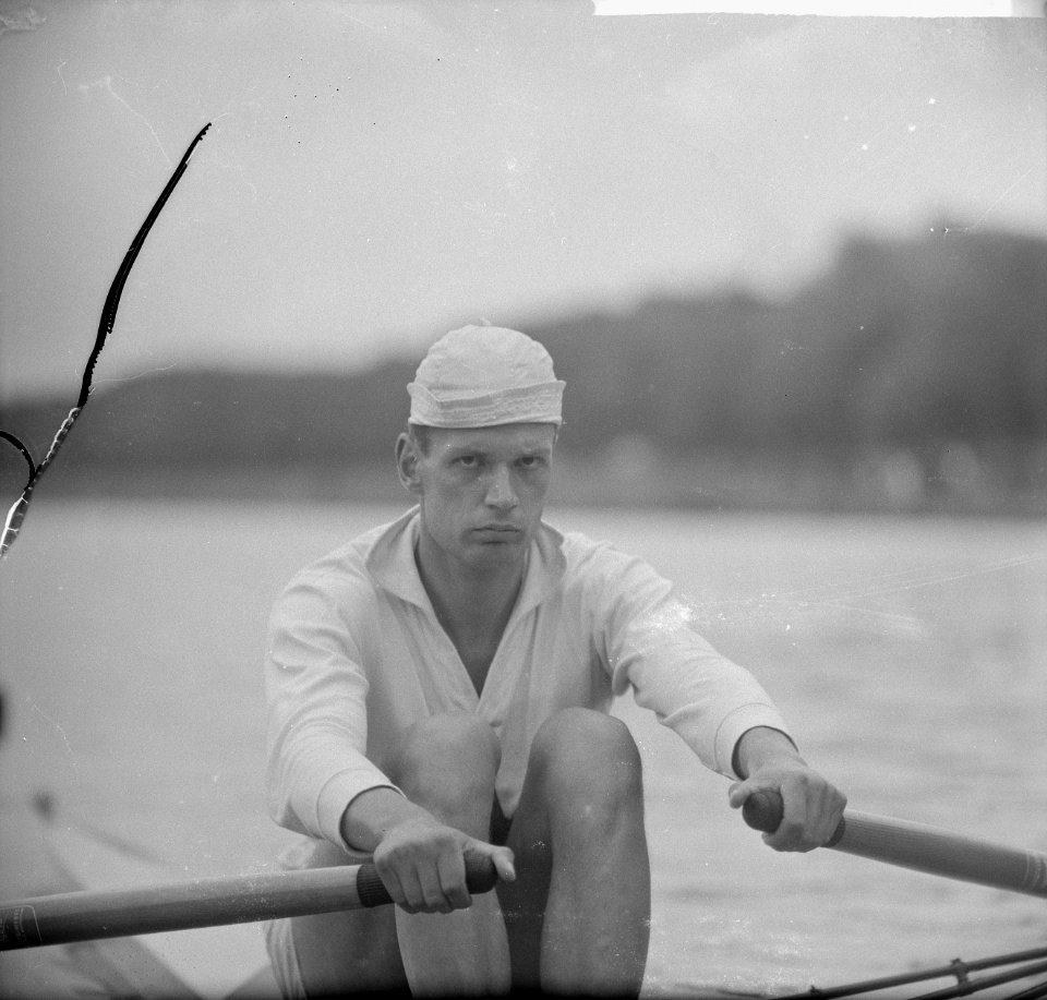 Hollandbeker 1964 op de Bosbaan Amsterdam, Shif senioren R J Groen van Aegir w, Bestanddeelnr 916-5953