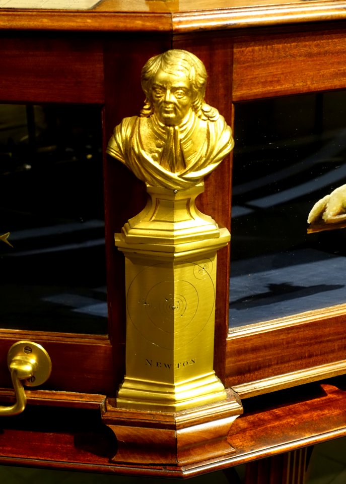 Homage to Isaac Newton, cast by Paul Revere - Grand Orrery by Joseph Pope, Boston, 1776-1786 - Putnam Gallery - Harvard University - DSC07889
