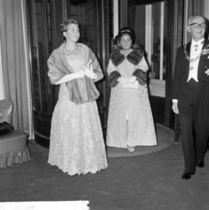 Hollandfestival in Kurhaus te Scheveningen geopend, Prinses Christina en Prinses, Bestanddeelnr 916-5425