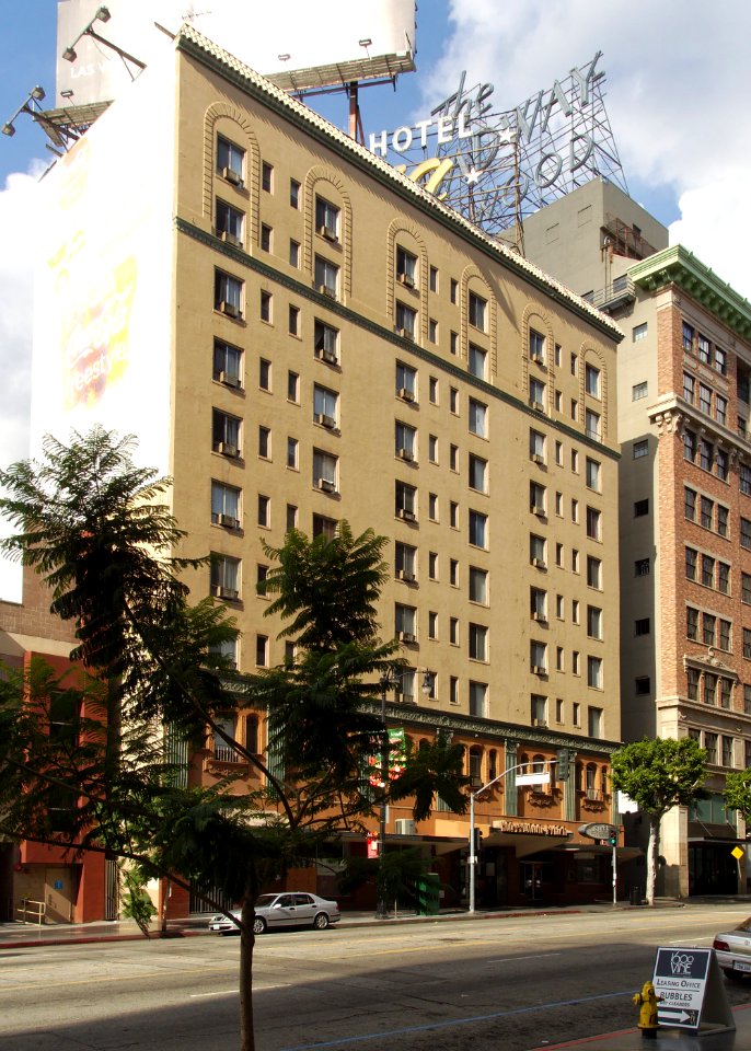 Hollywood Plaza Hotel view from southeast 2015-11-15