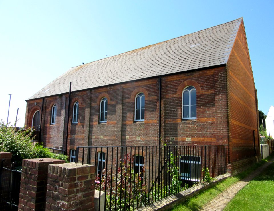 Hollington Methodist Church, Battle Road, Hollington, Hastings (June 2015) (2)