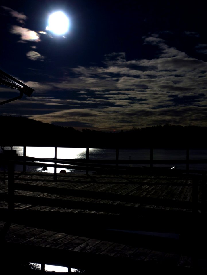 Holma boat Club in moonlight 2