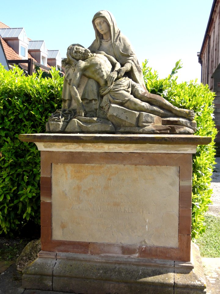 Holtzheim (Bas-Rhin) piéta (mémorial)