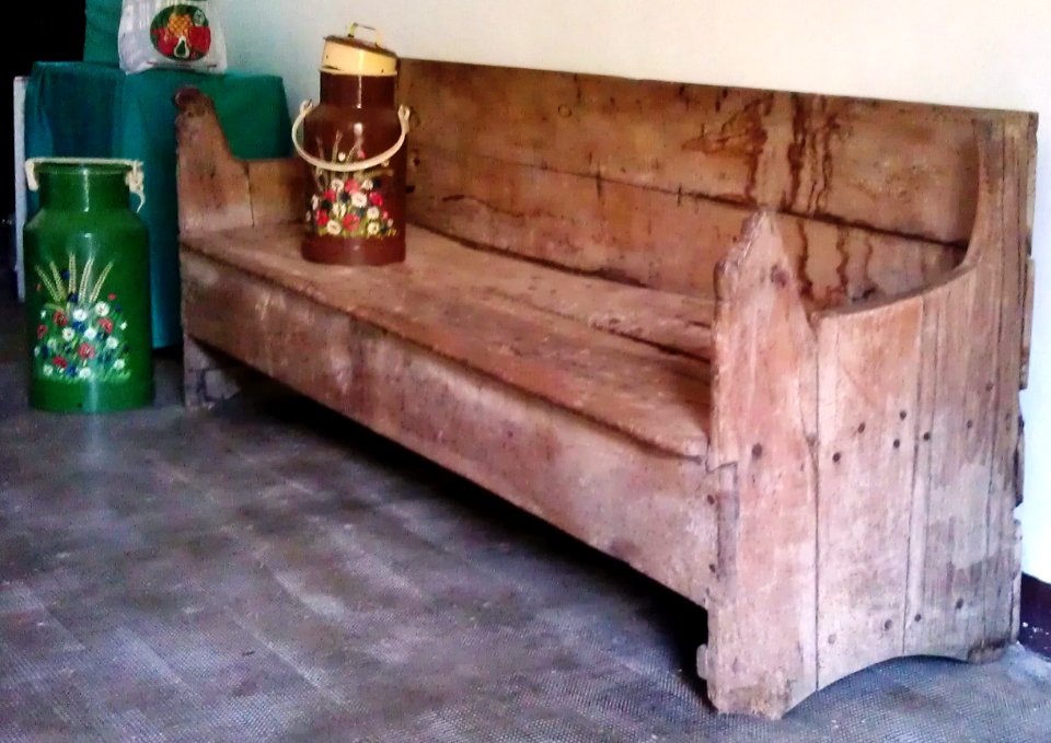 Holzbank 002