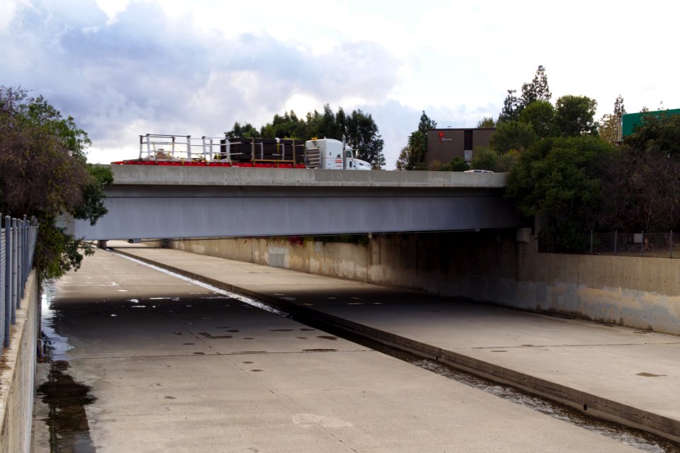 Hollywood Freeway at Los Angeles River 2016-11-27
