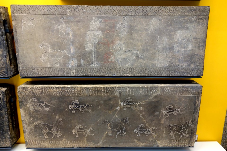 Hollow-brick tomb tiles, view 07, China, Luoyang, Henan Province, Eastern Han Dynasty, 25-220 AD, earthenware - Royal Ontario Museum - DSC03567