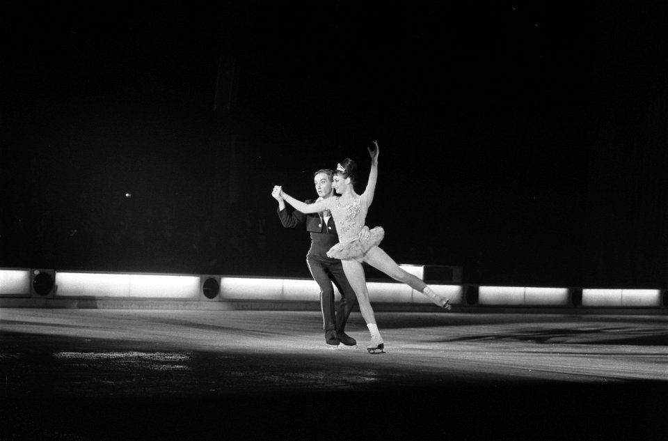 Holiday on Ice in Rotterdam Het Duitse paar Goebl-Ningel, Bestanddeelnr 915-8396