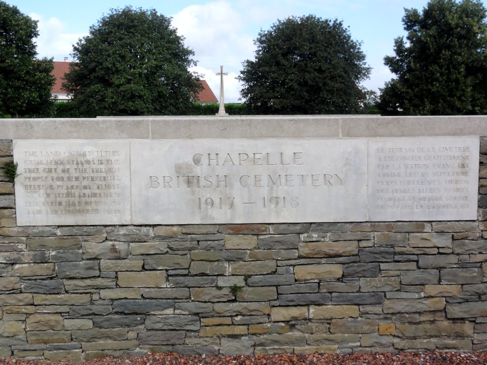 Holnon (Aisne) Chapelle British Cemetery (01)