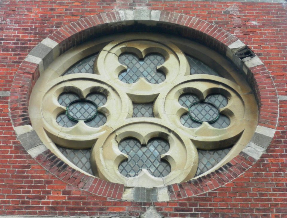 Holy Trinity Church, Blatchington Road, Hove (September 2011) (Rose Window)