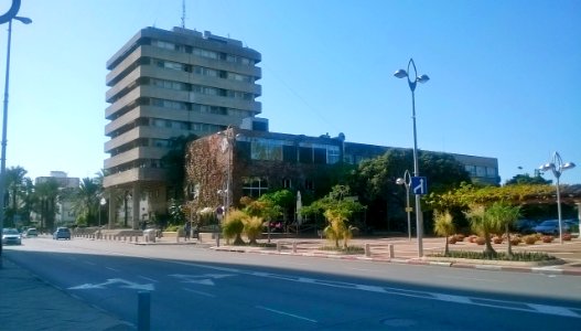 Holon-city-hall-december-2014