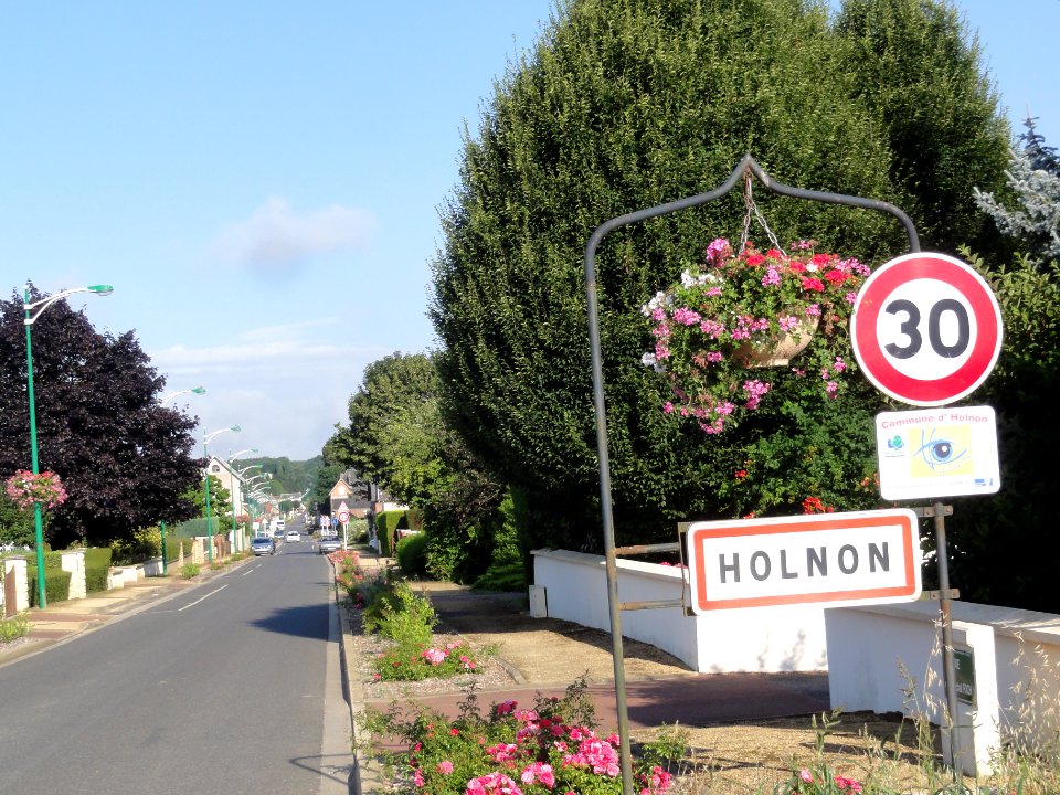 Holnon (Aisne) city limit sign