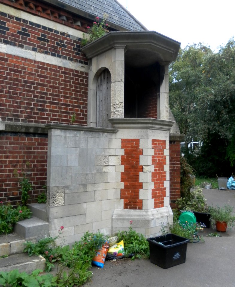 Holy Trinity Church, Blatchington Road, Hove (September 2011) (External Pulpit)