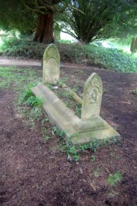 Holy Rood Church, Church Lane, Empshott (NHLE Code 1094477) (May 2021) (Churchyard) (3)