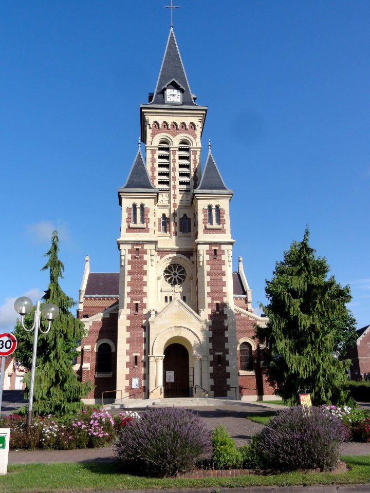 Holnon (Aisne) église Saint-Quentin (01)