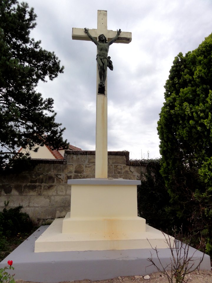 Holnon (Aisne) croix de chemin