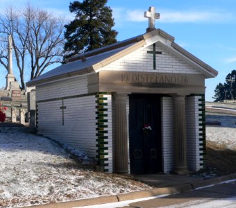 Holy Sepulchre Cemetery, Omaha, DiStefano mausoleum