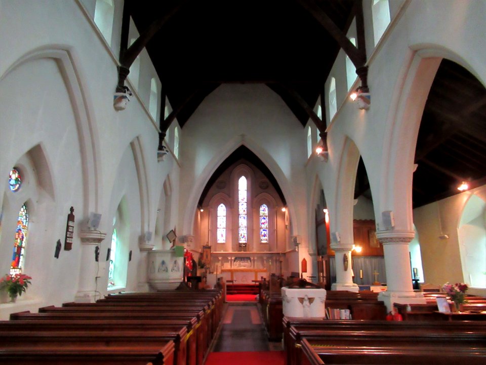Holy Trinity, Larkfield, nave