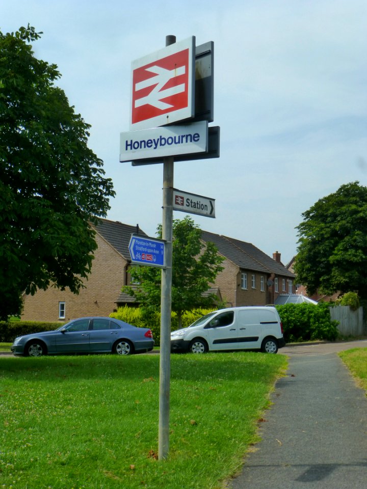 Honeybourne-Station-P1410118