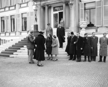 Hongaarse vluchtelingen bij de Koningin op Soestdijk, Bestanddeelnr 908-1646