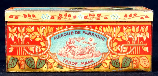 Home Soap tin, Savon des Familles, Gellé Frères, 6 Avenue de lOpera, Paris, photo4