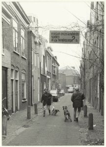 Hondenpoepprobleem in de Vlamingstraat. NL-HlmNHA 54015587
