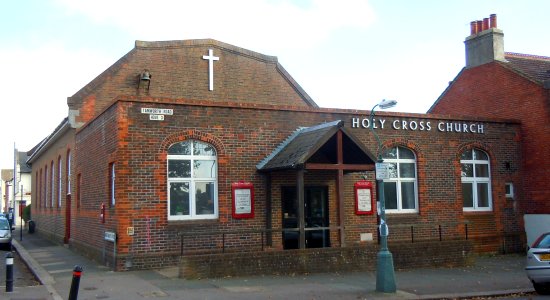 Holy Cross Church, Tamworth Road–Rutland Road, Poets' Corner, Hove (October 2014) (2)
