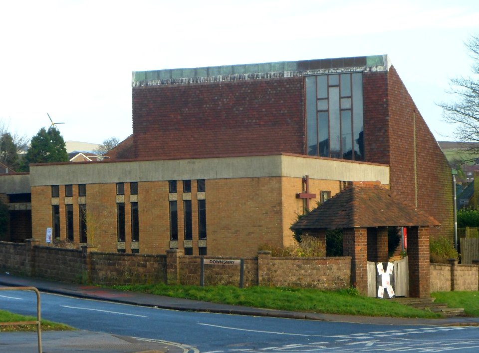 Holy Cross Church, Warren Road, Woodingdean (December 2013) (2)