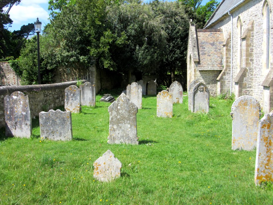 Holy Trinity Church, Church Road, Bembridge (May 2016) (Churchyard) (1)