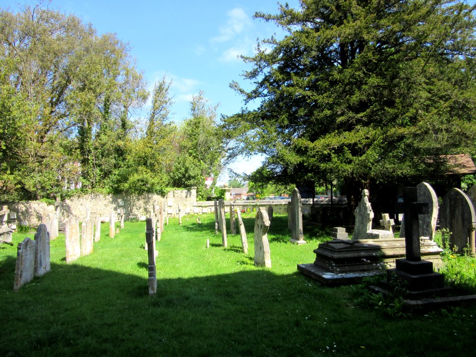 Holy Trinity Church, Church Road, Bembridge (May 2016) (Churchyard) (2)