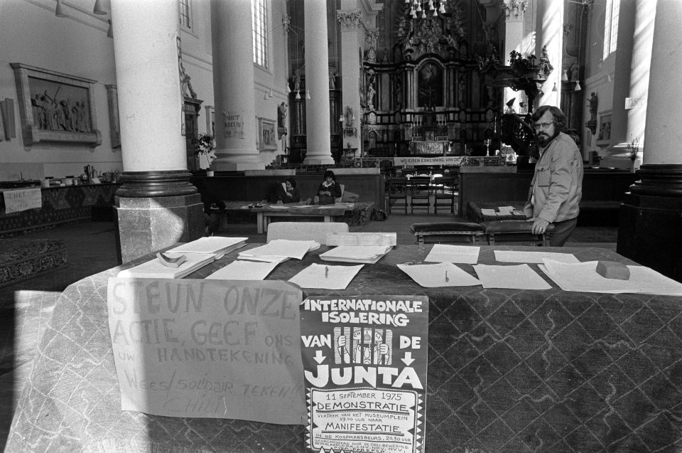 Hongerstaking Chileense ballingen in Mozes en Aaronkerk te Amsterdam, Bestanddeelnr 928-1420