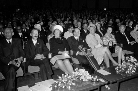 Honderd jaar Rode Kruis, herdenkingsbijeenkomst in RAI congrescentrum. Oldenal t, Bestanddeelnr 920-6581