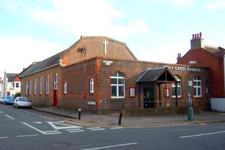Holy Cross Church, Tamworth Road–Rutland Road, Poets' Corner, Hove (October 2014) (1)