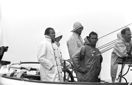 Honderd mijlsrace op IJsselmeer. Prinses Beatrix en prins Claus in oliegoed ture, Bestanddeelnr 921-4241