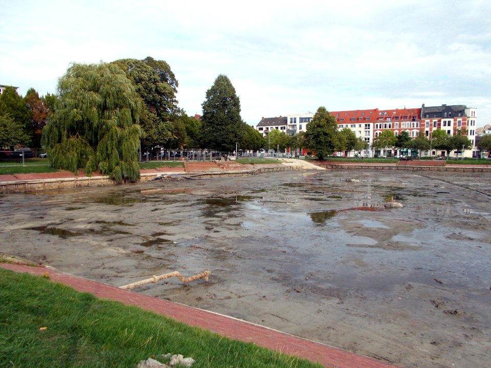 Holzhafen Bremerhaven ohne Wasser 3