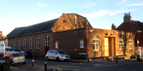 Holy Cross Church, Tamworth Road–Rutland Road, Poets' Corner, Hove (March 2017) (4)