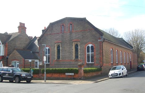Holy Cross Church, Tamworth Road–Rutland Road, Poets' Corner, Hove (March 2020) (2)
