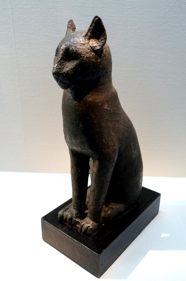 Holy cat, Egypt, Late Period, c. 664-332 BC, bronze - Matsuoka Museum of Art - Tokyo, Japan - DSC06974