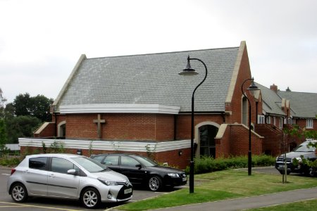 Holy Cross Chapel, Holy Cross Convent, Cross-in-Hand (September 2016) (2)