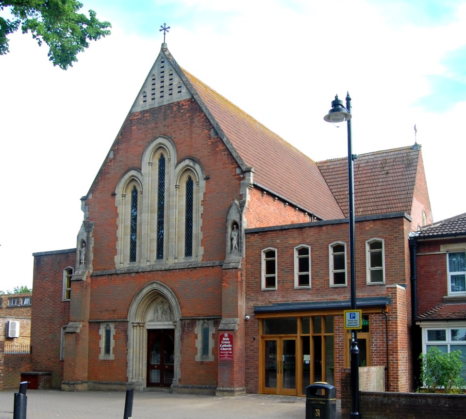 Holy Cross RC Church, Leigh Road, Eastleigh (June 2019) (5)