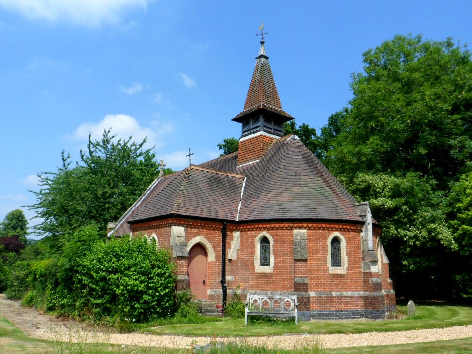 Holy Trinity Church, Ockley Road, Forest Green (July 2013) (7)
