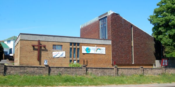 Holy Cross Church, Warren Road, Woodingdean (May 2020) (2)