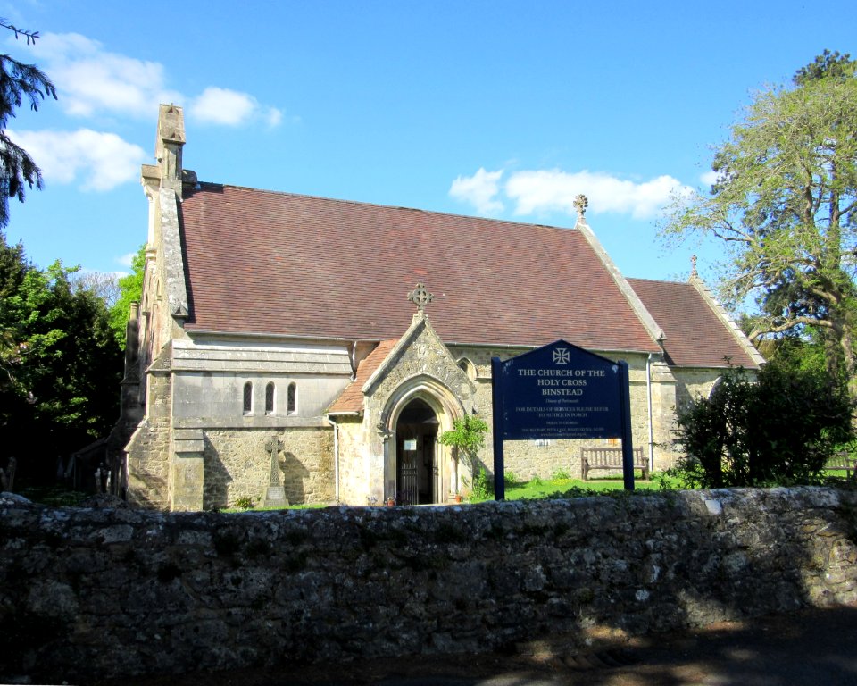 Holy Cross Church, Church Road, Binstead (May 2016) (1)