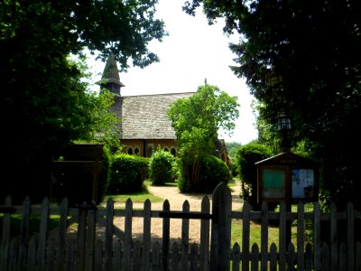 Holy Trinity Church, Ockley Road, Forest Green (July 2013) (1)