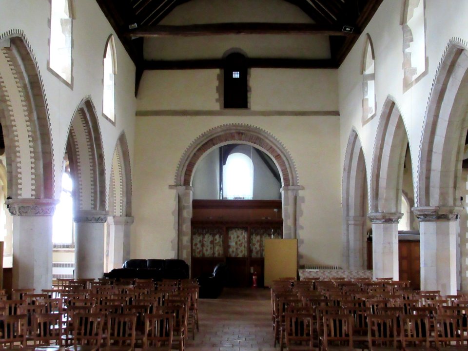 Holy Cross, Felsted, nave 2