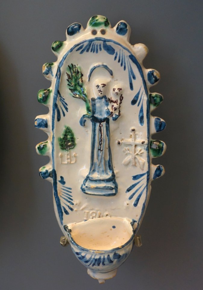 Holy water stoup with St Anthony and Christ Child, Teruel, Spain, 1840 AD, ceramic - Museo Nacional de Artes Decorativas - Madrid, Spain - DSC08228