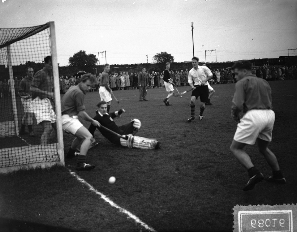 Hockeywedstrijd Nederlands elftal tegen Oost Hilversum, Bestanddeelnr 906-8016