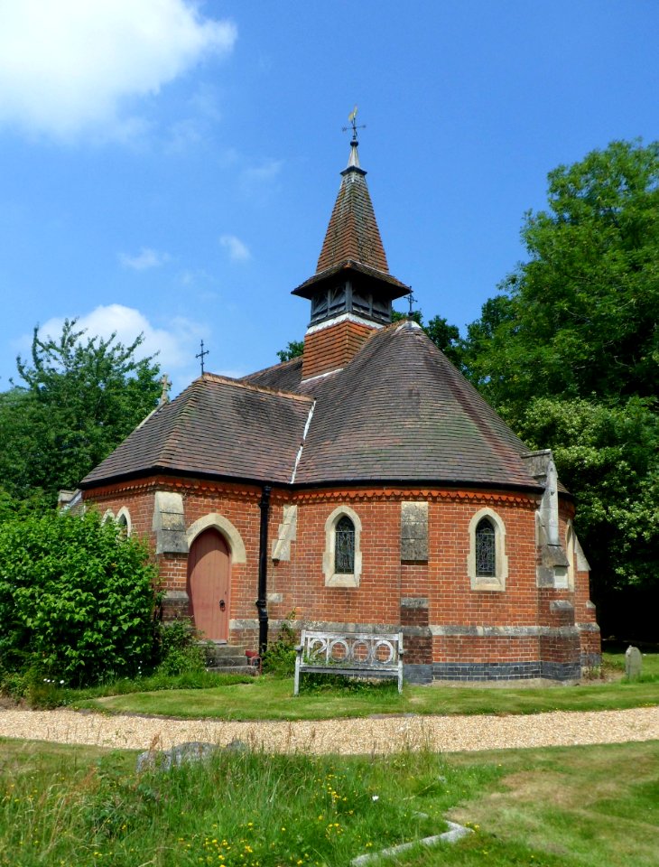 Holy Trinity Church, Ockley Road, Forest Green (July 2013) (6)